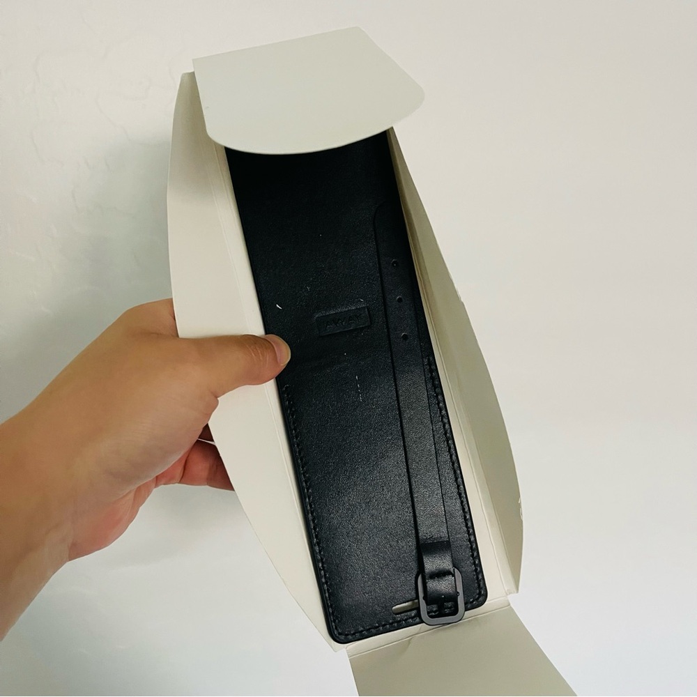 ๐น Away Travel Black Leather Luggage Tag Accessory - Picture 2 of 7